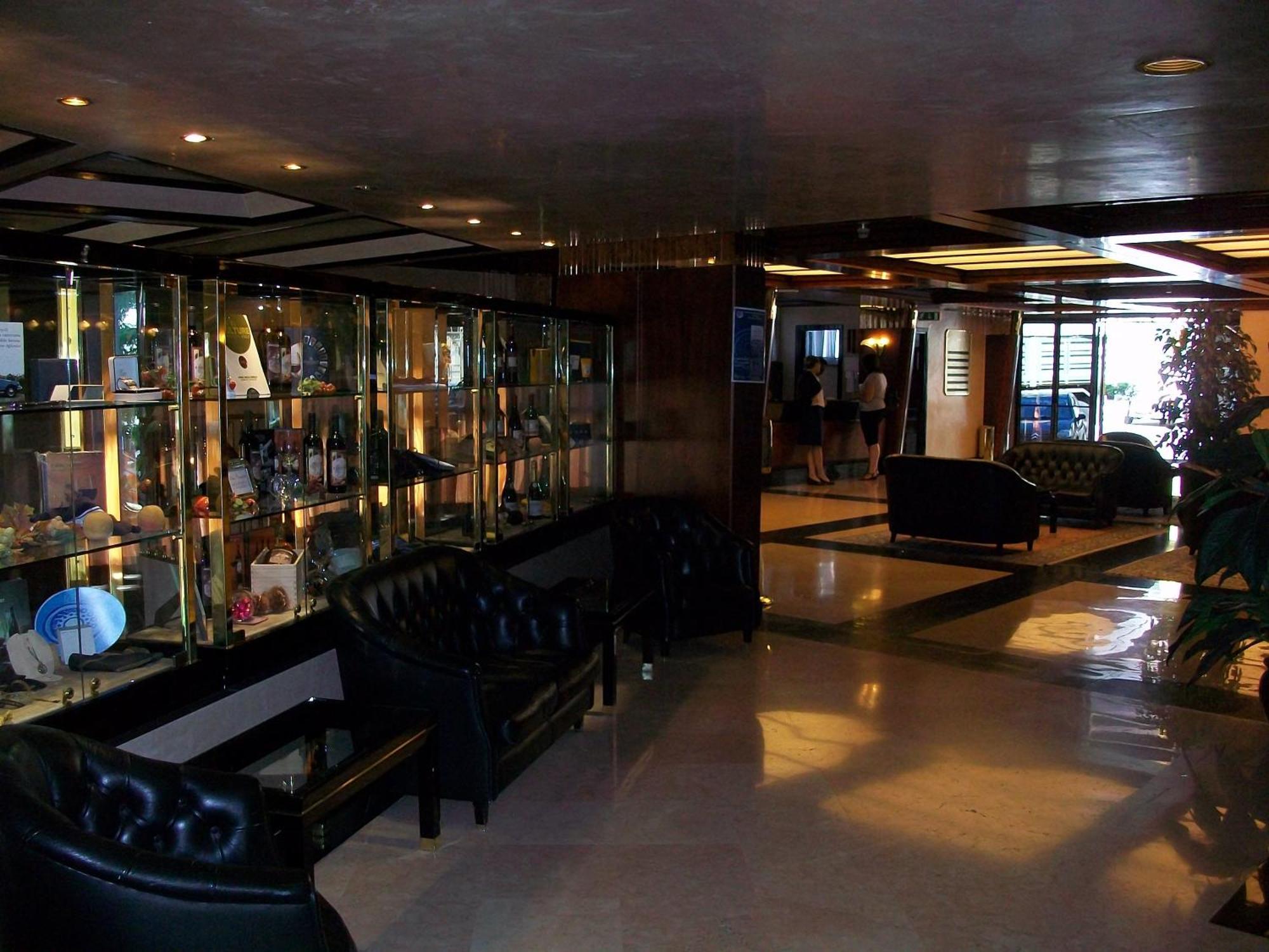 Grande Albergo Potenza Bagian luar foto